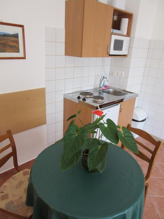 Suele Apartments & Rooms بالاتونفوريد الغرفة الصورة