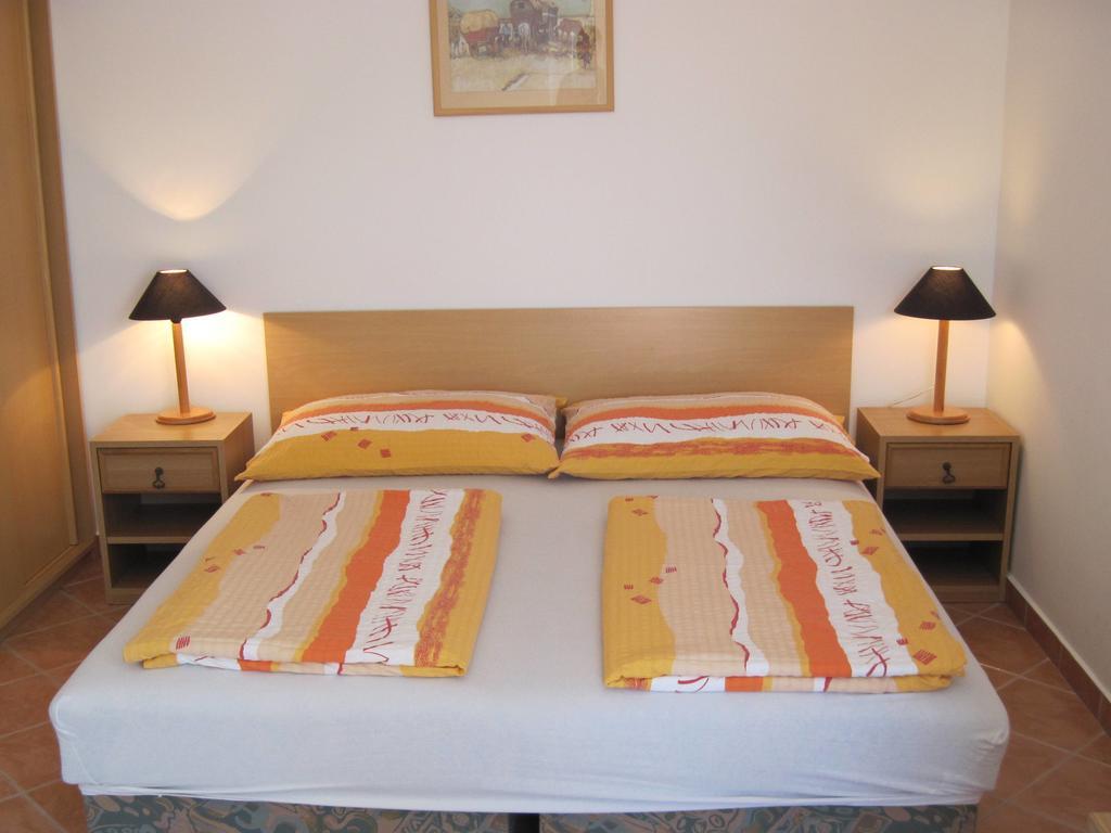 Suele Apartments & Rooms بالاتونفوريد الغرفة الصورة